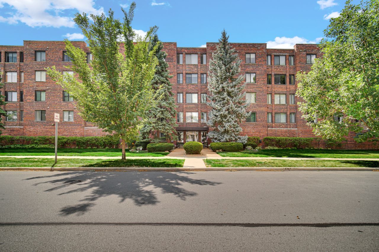 110 S Dunton Avenue, Unit 2E, Arlington Heights, IL 60005 Main Photo