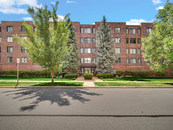 110 S Dunton Avenue, Unit 2E, Arlington Heights, IL 60005