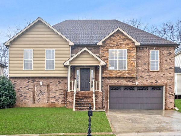 2485 Senseney Dr, Clarksville, TN 37042