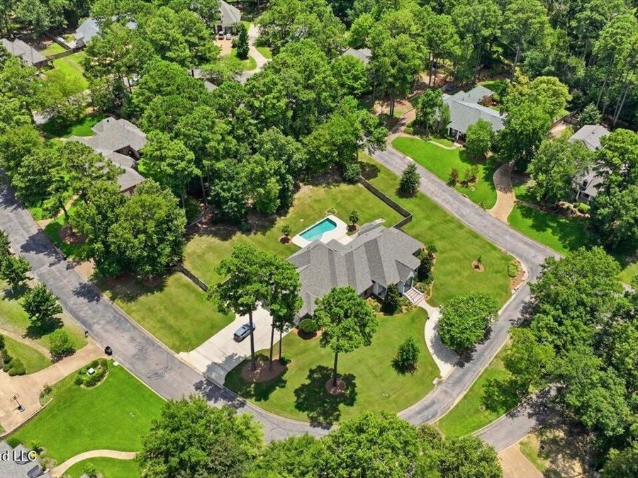 Property Image 100