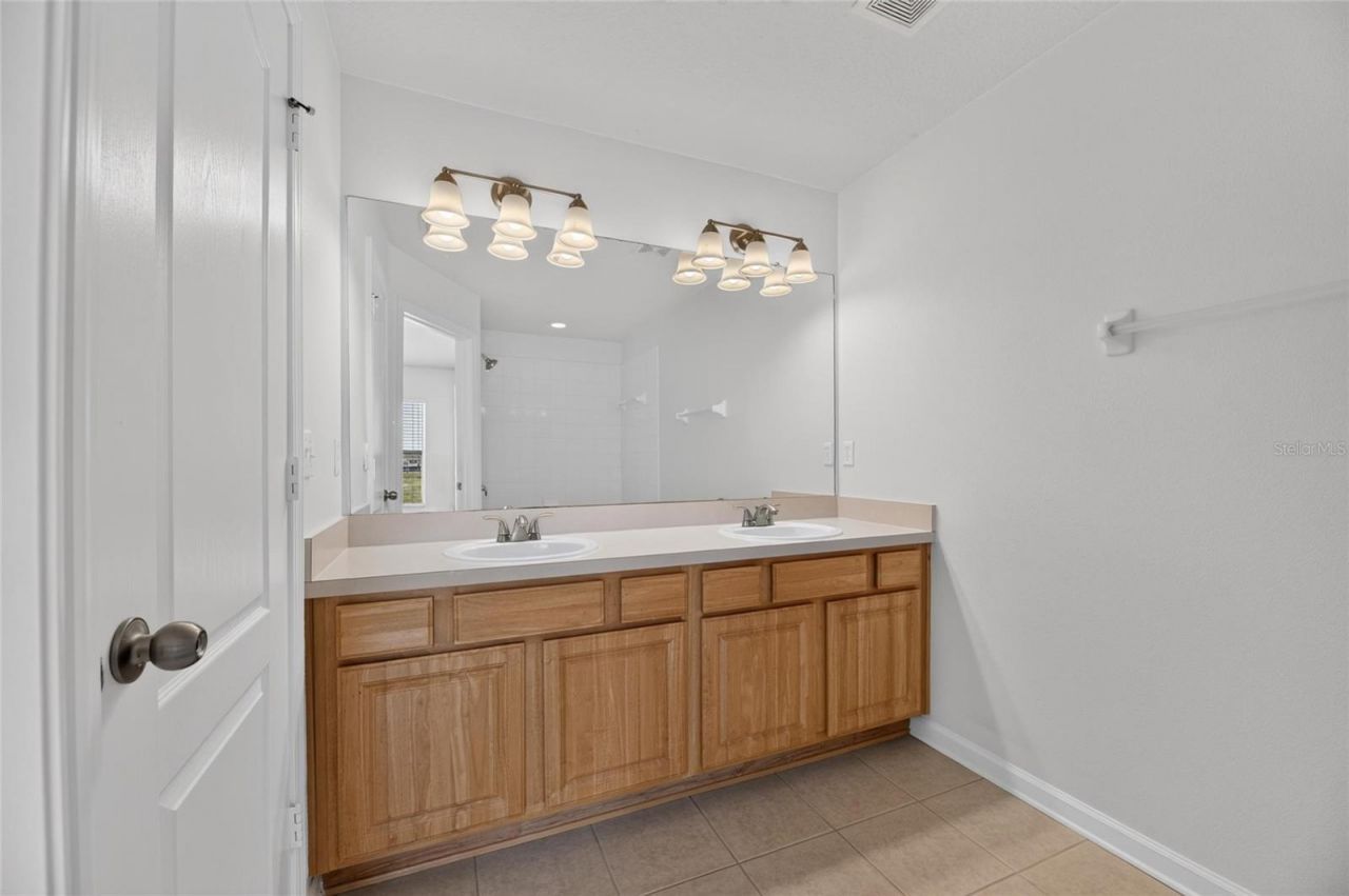 4979 Pond Ridge Drive , Riverview, FL 33578 Photo