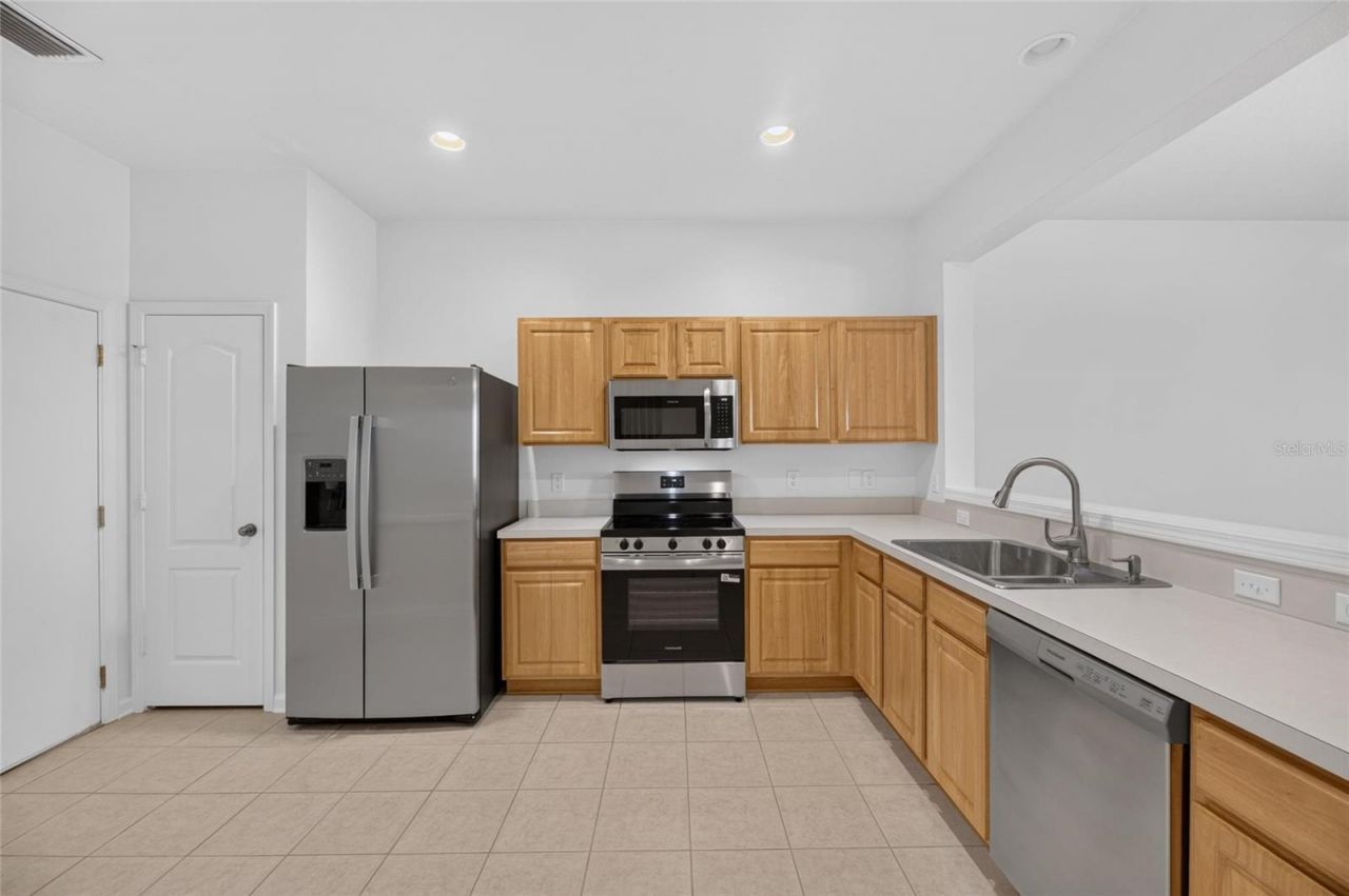 4979 Pond Ridge Drive , Riverview, FL 33578 Photo
