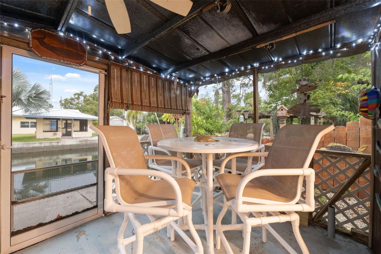 5527 Darlene Street , Weeki Wachee, FL 34607 Photo