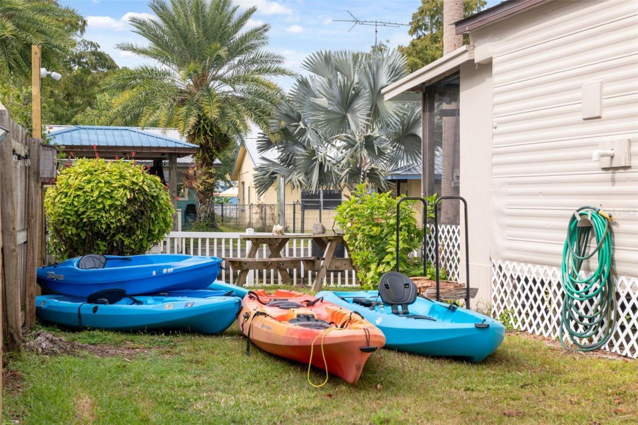 5527 Darlene Street , Weeki Wachee, FL 34607 Photo