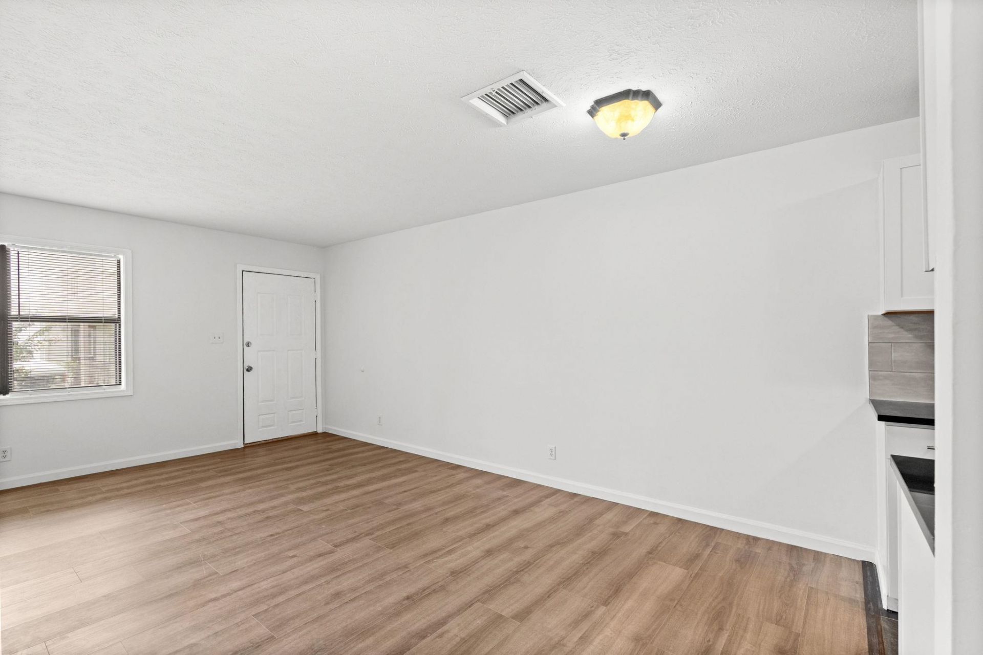 209 Cedar St.  Photo 6