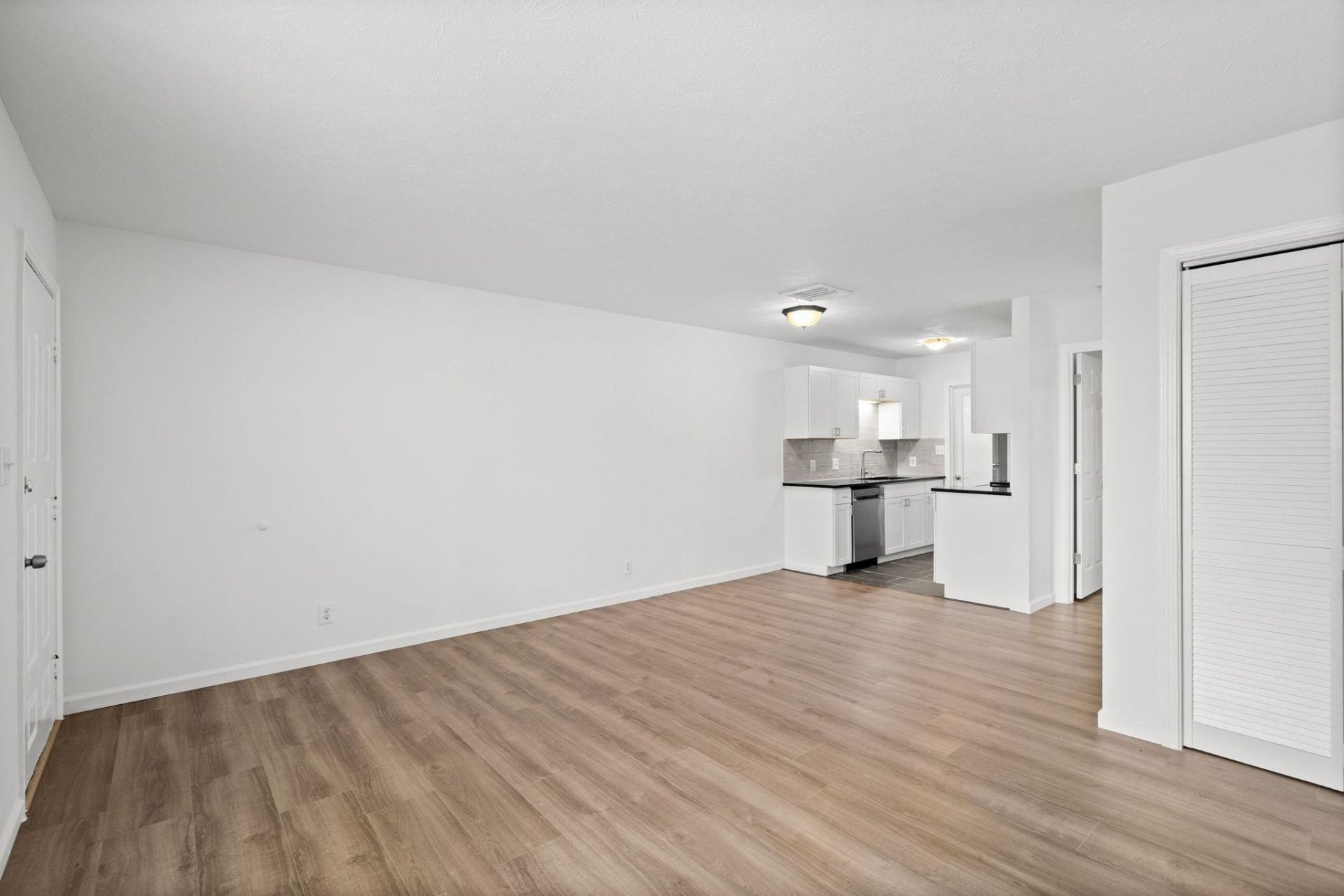 209 Cedar St.  Photo 7