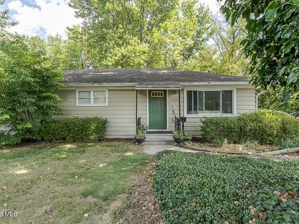 5204 Silvertown Drive, Sylvania, OH 43560
