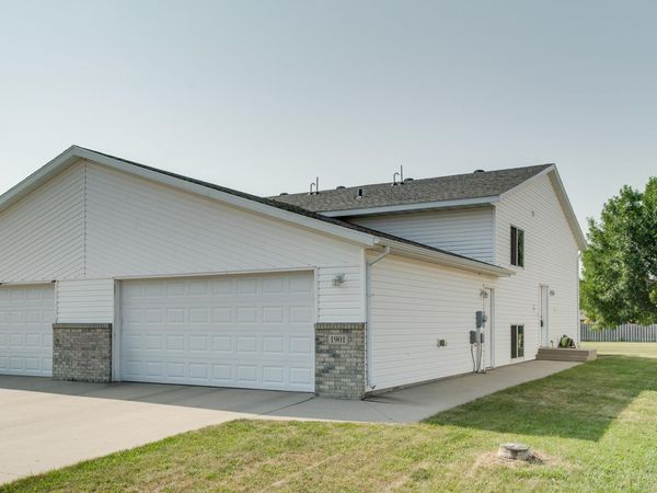 1901 41st Avenue S, Moorhead, MN 56560