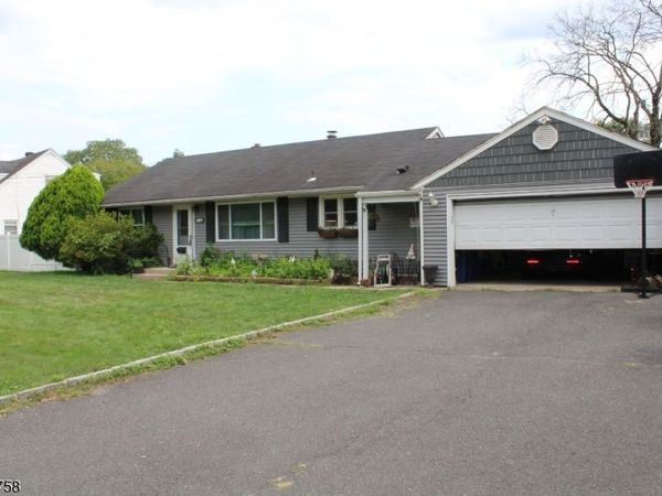 1123 Dukes Pkwy, Manville, NJ 08835