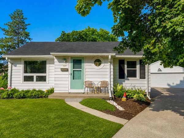 5655 N Paradise Ln, Glendale, WI 53209