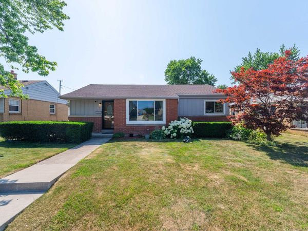 301 S 92nd St, Milwaukee, WI 53214