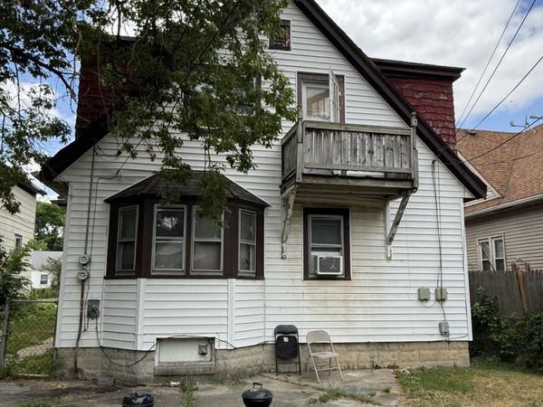 3850 N 39th St, Milwaukee, WI 53216