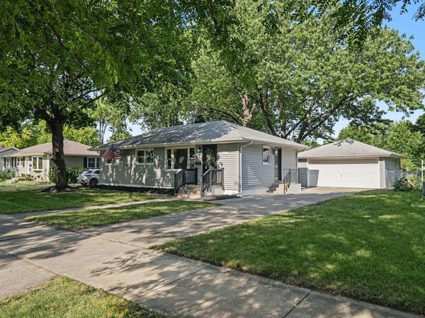 753 Westgate Drive , Aurora, IL 60506