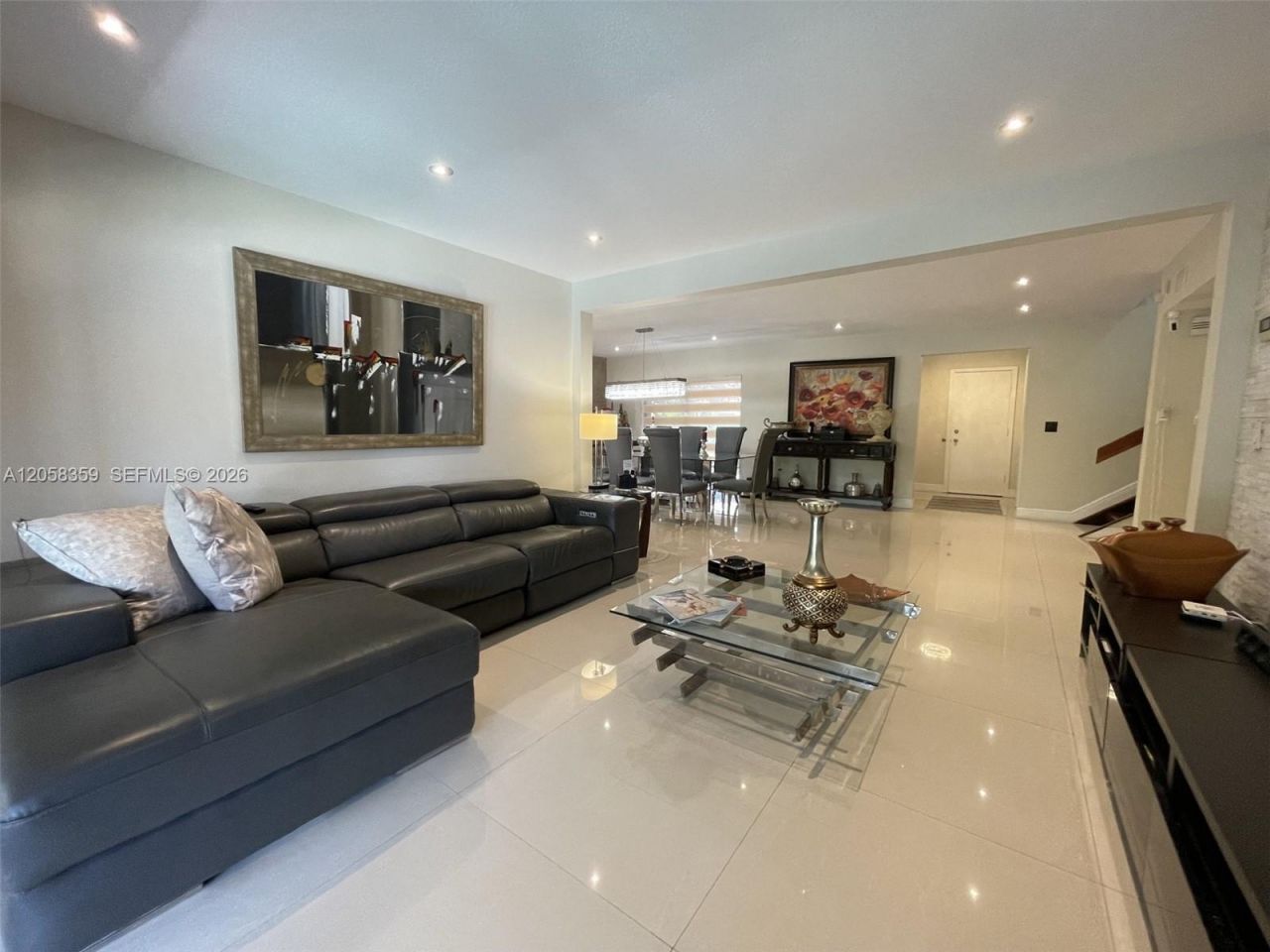 1066 NE 202nd Ln, Miami, FL 33179 Photo