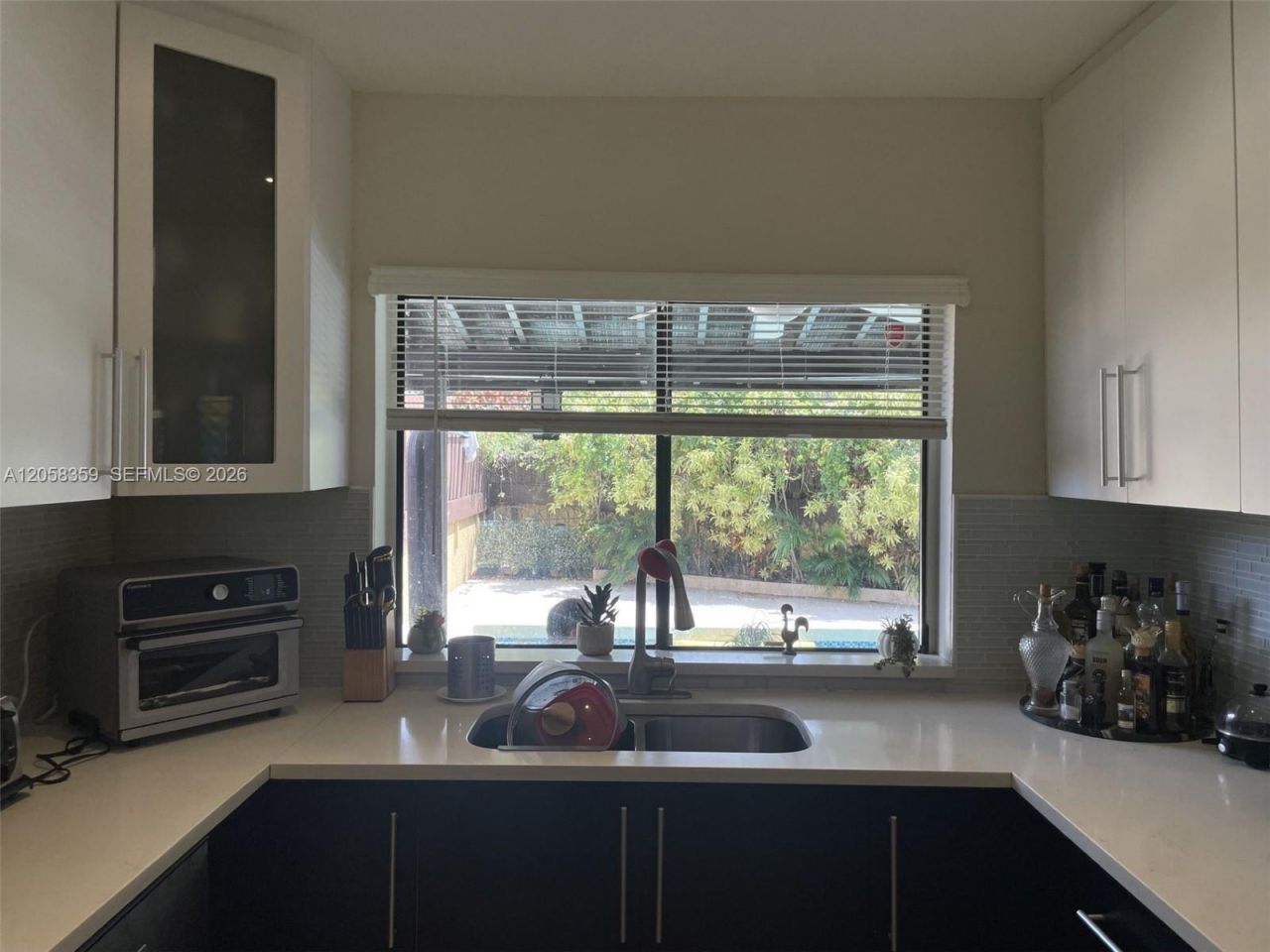 1066 NE 202nd Ln, Miami, FL 33179 Photo