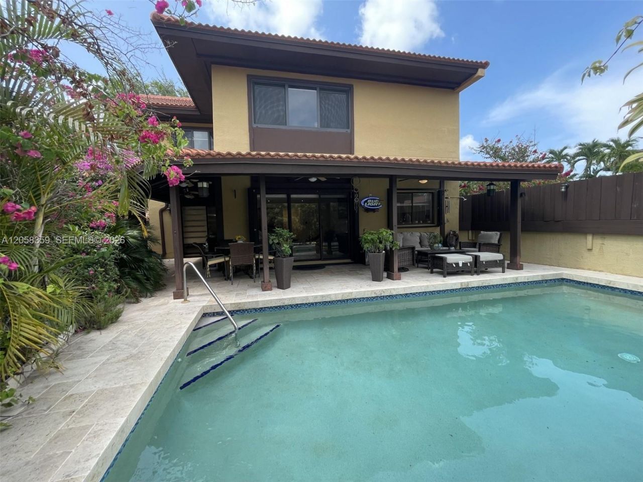 1066 NE 202nd Ln, Miami, FL 33179 Photo