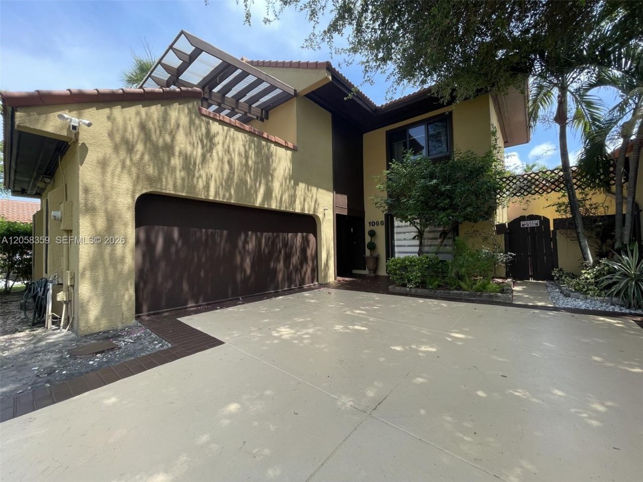1066 NE 202nd Ln, Miami, FL 33179 Photo