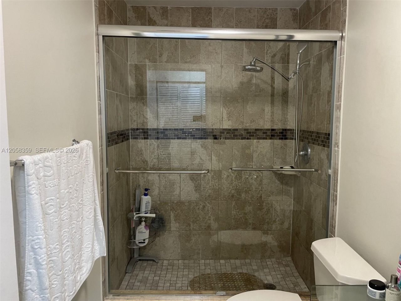1066 NE 202nd Ln, Miami, FL 33179 Photo