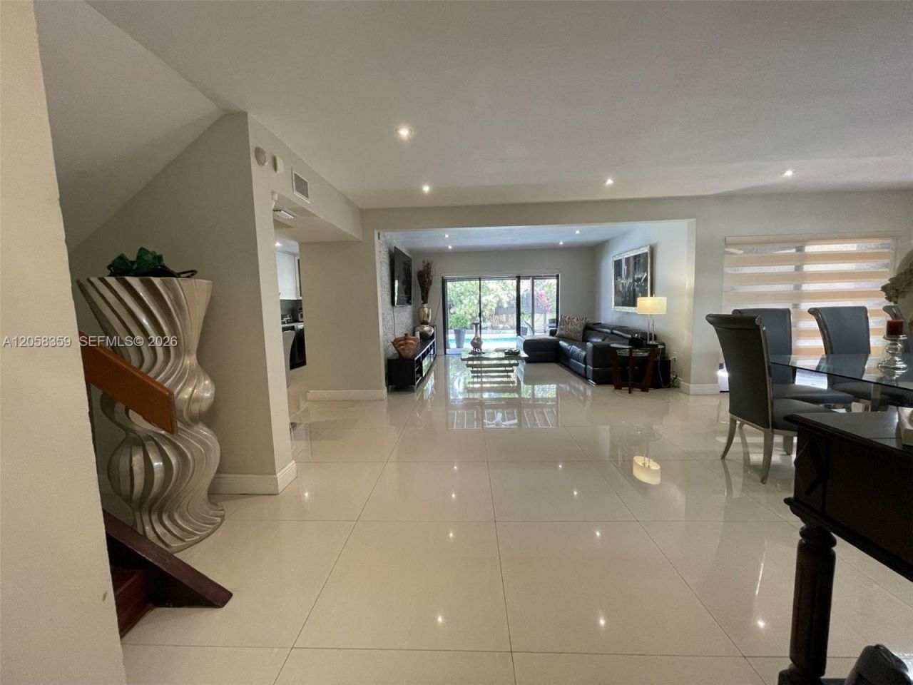 1066 NE 202nd Ln, Miami, FL 33179 Photo