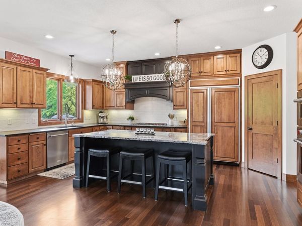 10053 Trails End Road, Chanhassen, MN 55317