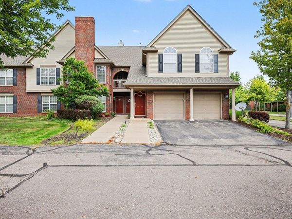 28469 Carlton Way Drive, Novi, MI 48377