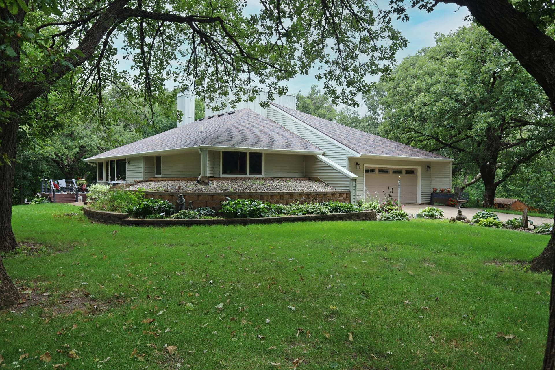 1827 381st Avenue , Estherville, IA 51334 Main Photo