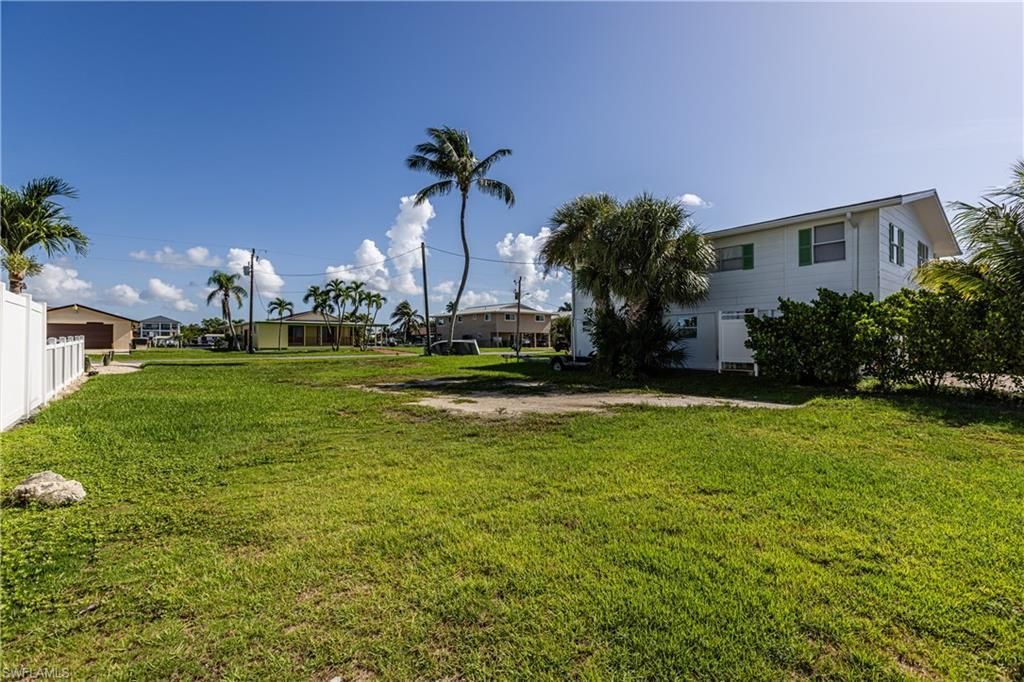 574 Coconut Ave S, Goodland, FL 34140 Photo