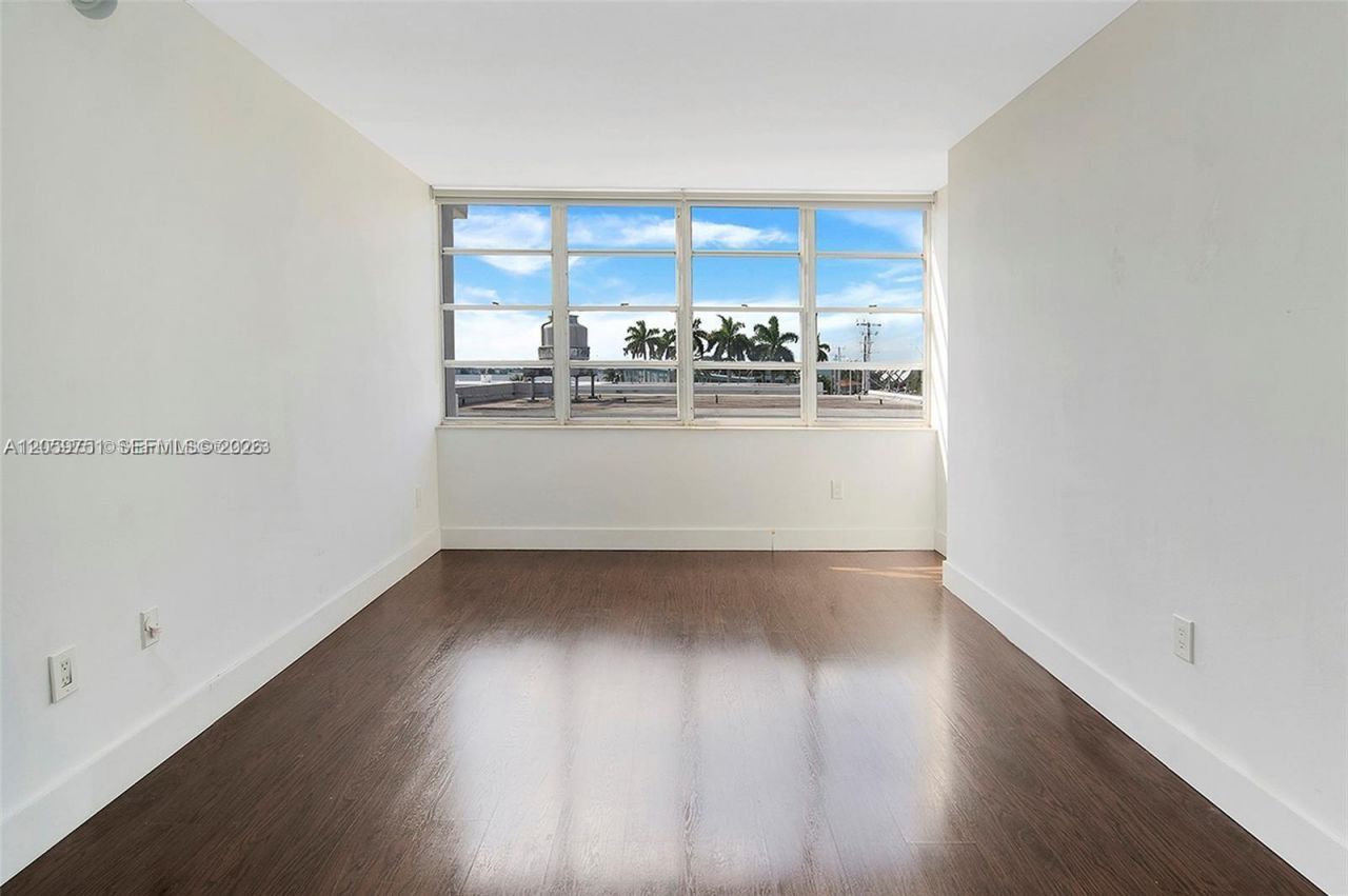 2016 Bay Dr, Unit 304, Miami Beach, FL 33141 Photo