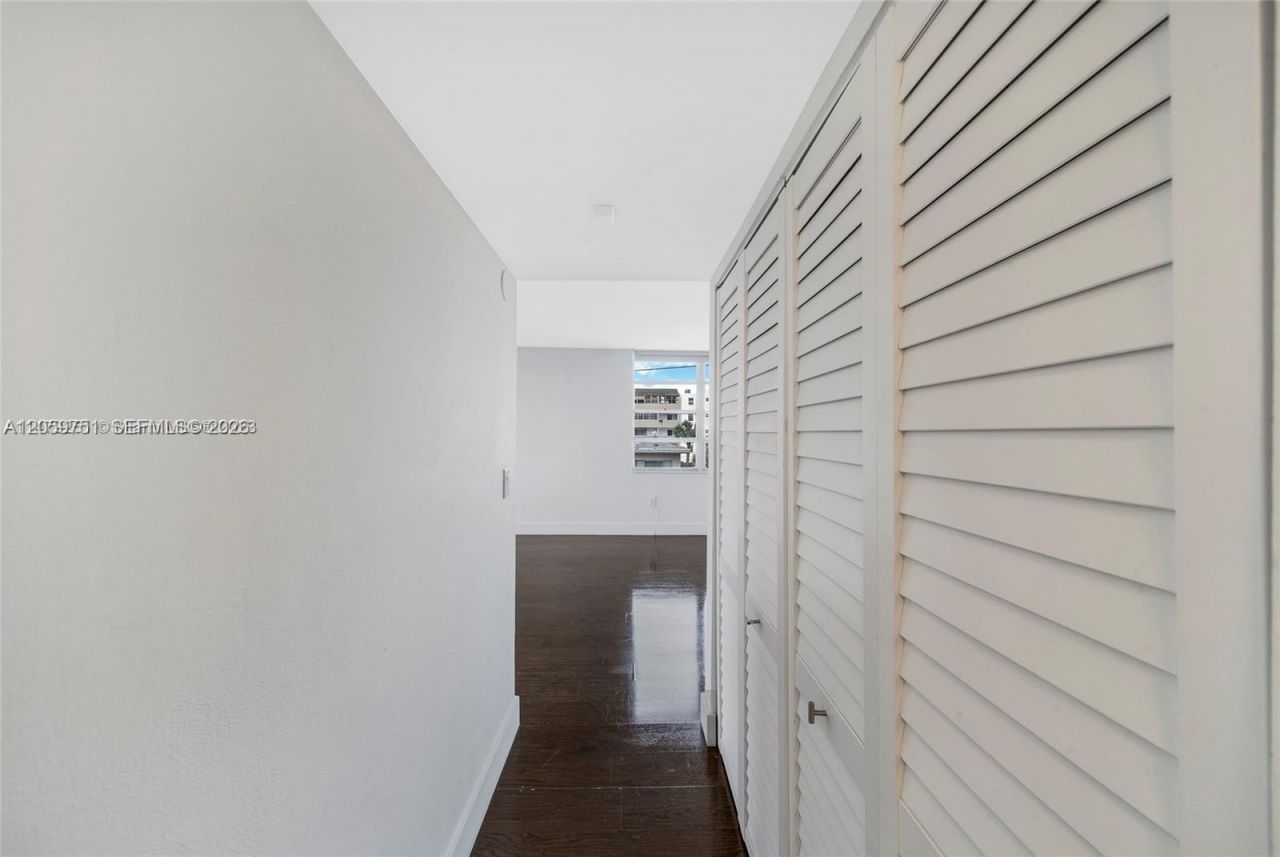 2016 Bay Dr, Unit 304, Miami Beach, FL 33141 Photo
