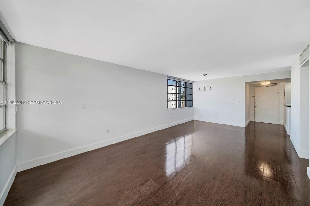 2016 Bay Dr, Unit 304, Miami Beach, FL 33141 Photo
