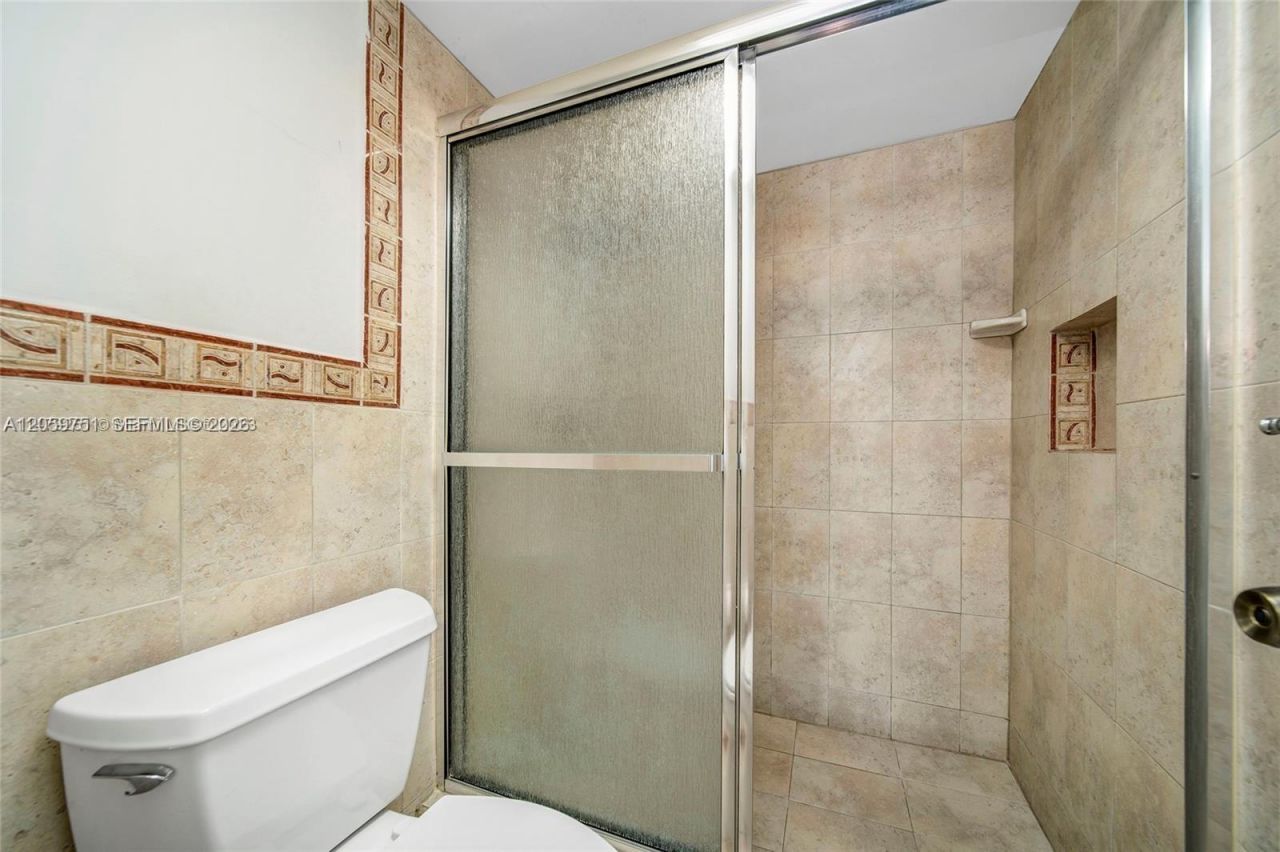 2016 Bay Dr, Unit 304, Miami Beach, FL 33141 Photo