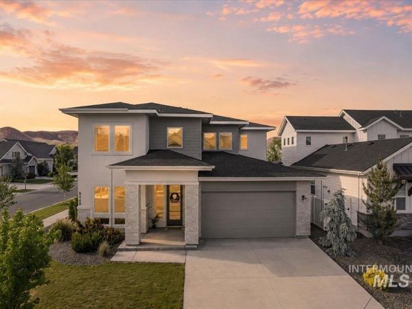 8448 W Brooks Dr, Boise, ID 83714