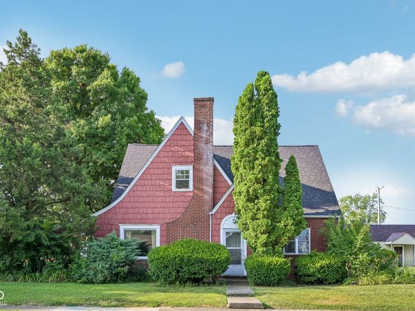 327 E 37th Street, Anderson, IN 46013