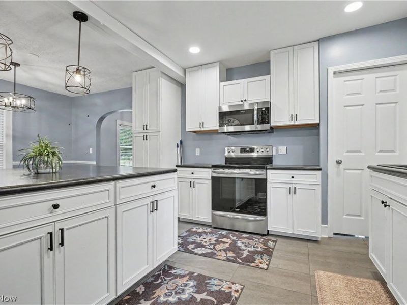 865 Hartshorn Street, Alliance, OH 44601 Photo 5