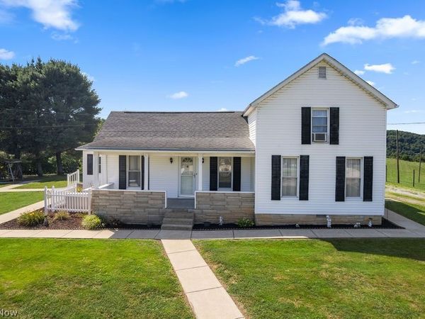 466 Palestine Road , Elizabeth, WV 26143