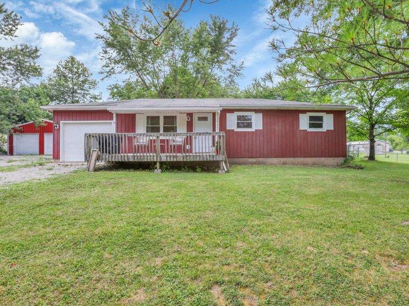 2968 Pleasant Drive NE, Lancaster, OH 43130 Photo 2