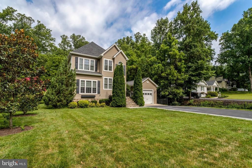 2862 Rosemary Lane, Falls Church, VA 22042 Main Photo