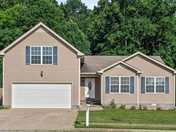 1176 Freedom Dr , Clarksville, TN 37042