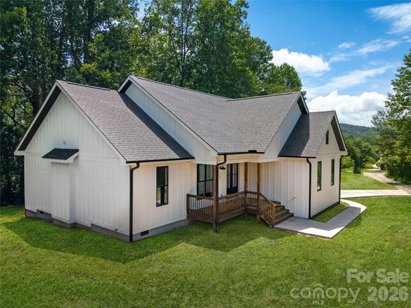 146 Cliff Road , Penrose, NC 28766