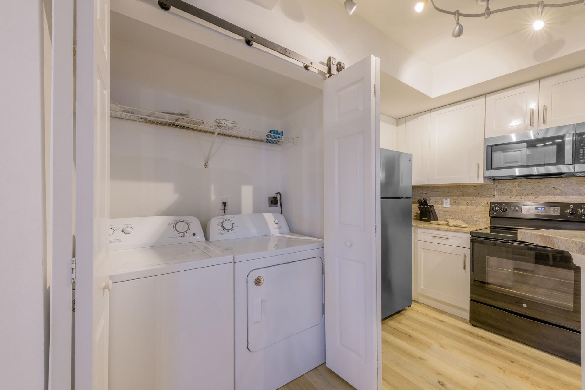 780 S Sapodilla Avenue, Unit 206, West Palm Beach, FL 33401 Photo