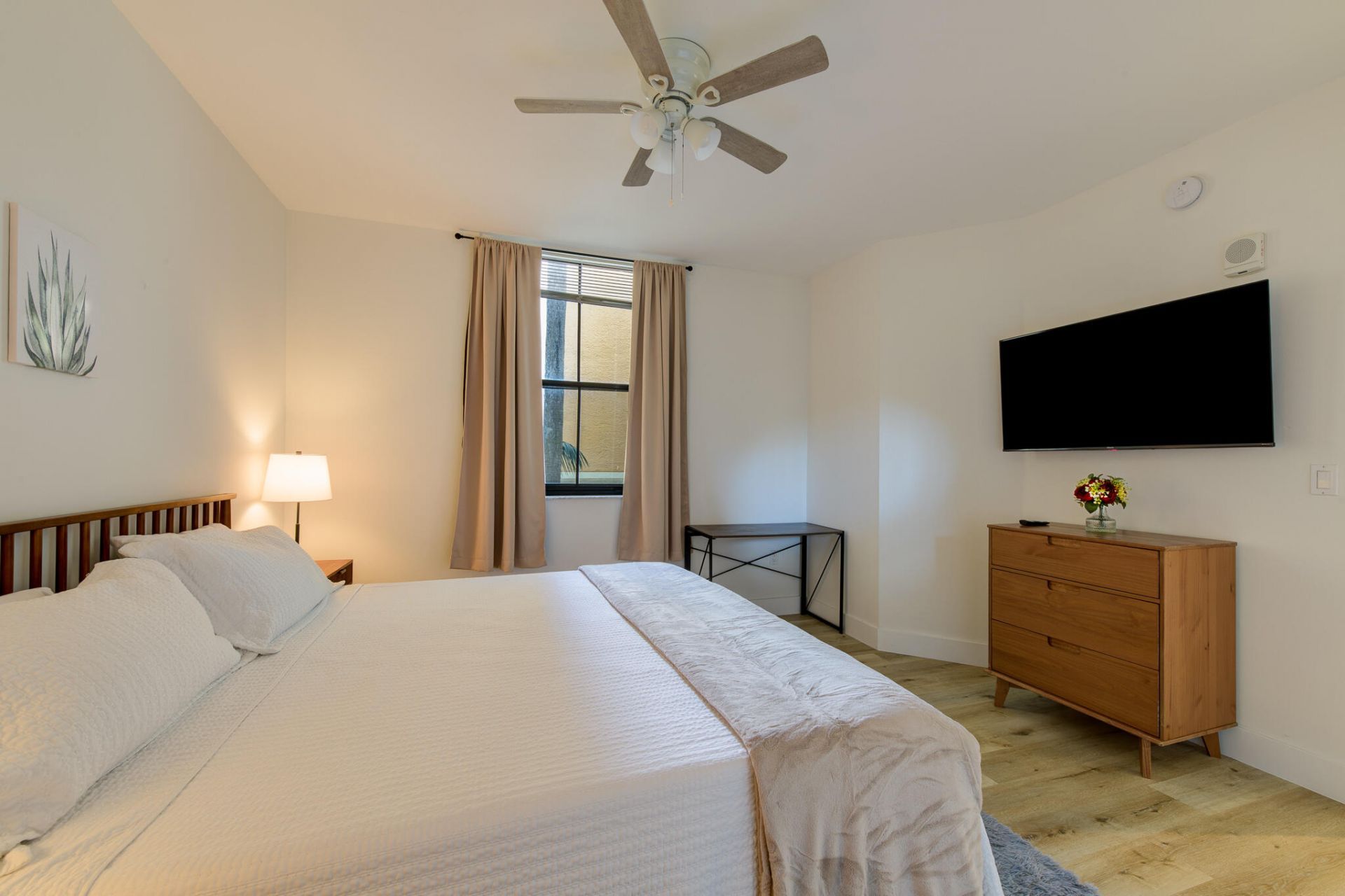 780 S Sapodilla Avenue, Unit 206, West Palm Beach, FL 33401 Photo