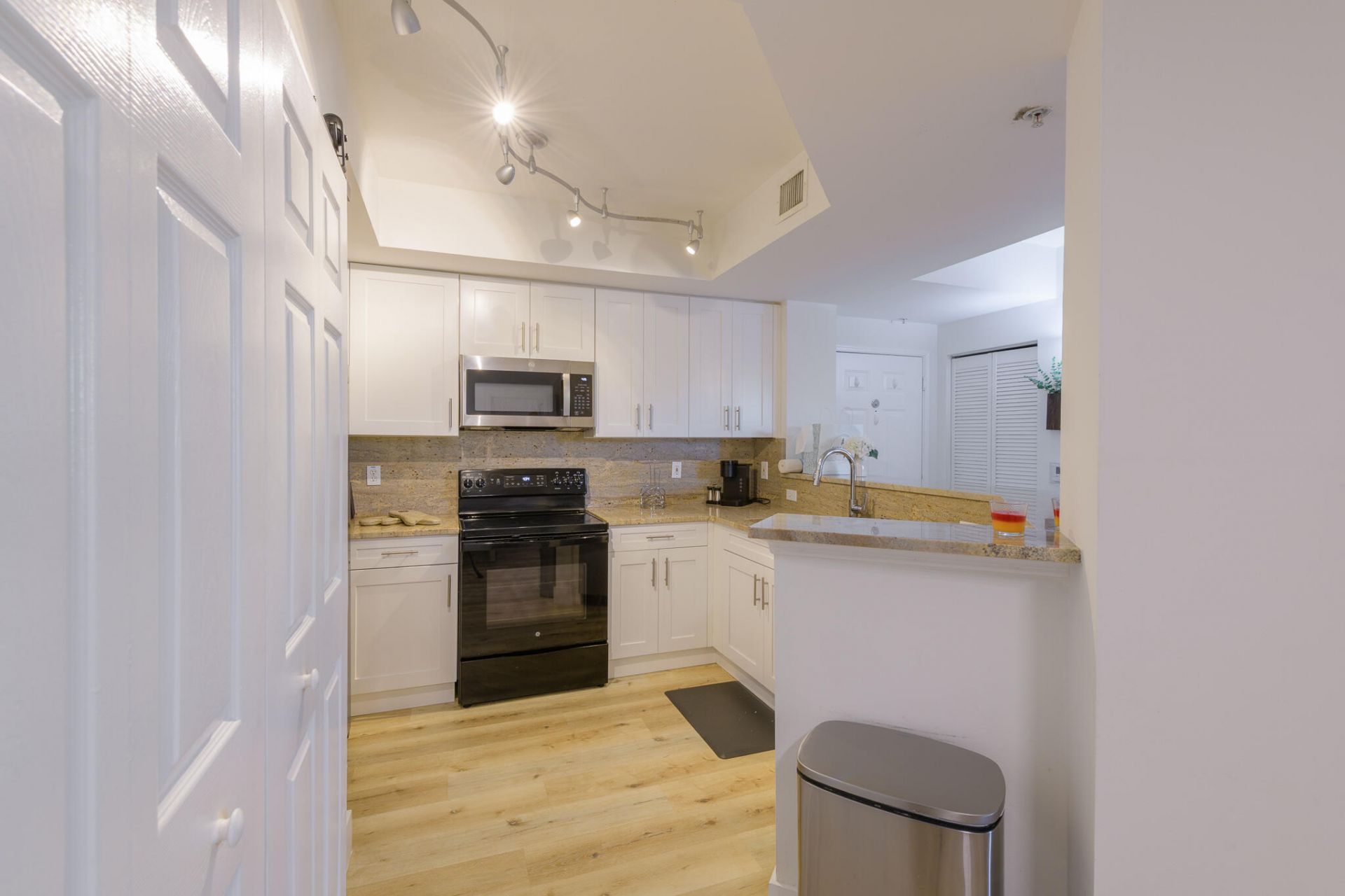 780 S Sapodilla Avenue, Unit 206, West Palm Beach, FL 33401 Photo