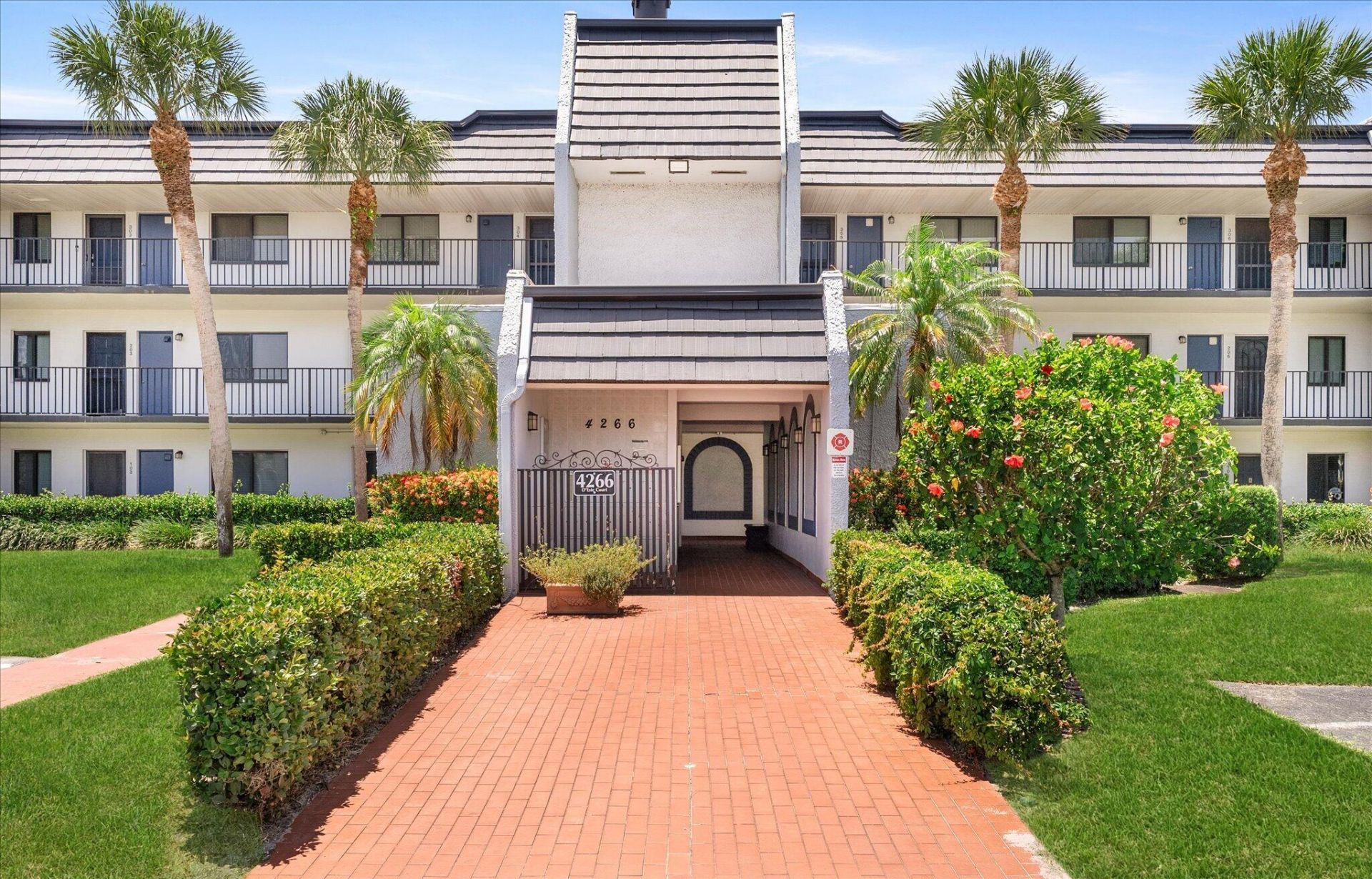 4266 Deste Court, Unit 302, Lake Worth, FL 33467 Photo