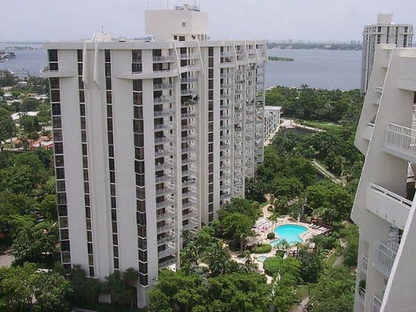 1000 Quayside Terrace, Unit 408, Miami, FL 33138