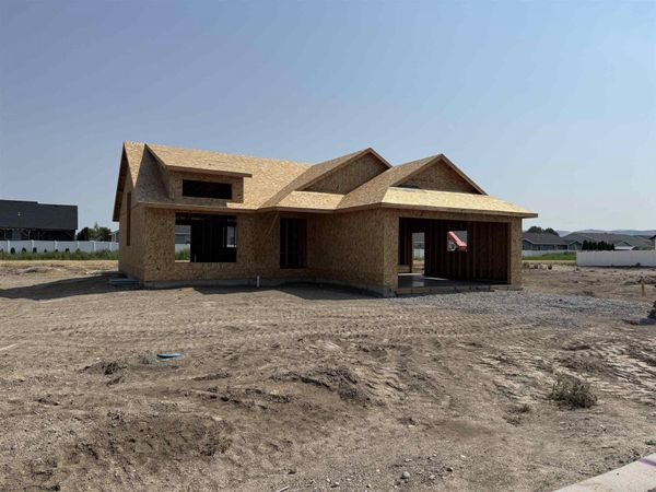 1106 Alpine Ave, Chubbuck, ID 83202