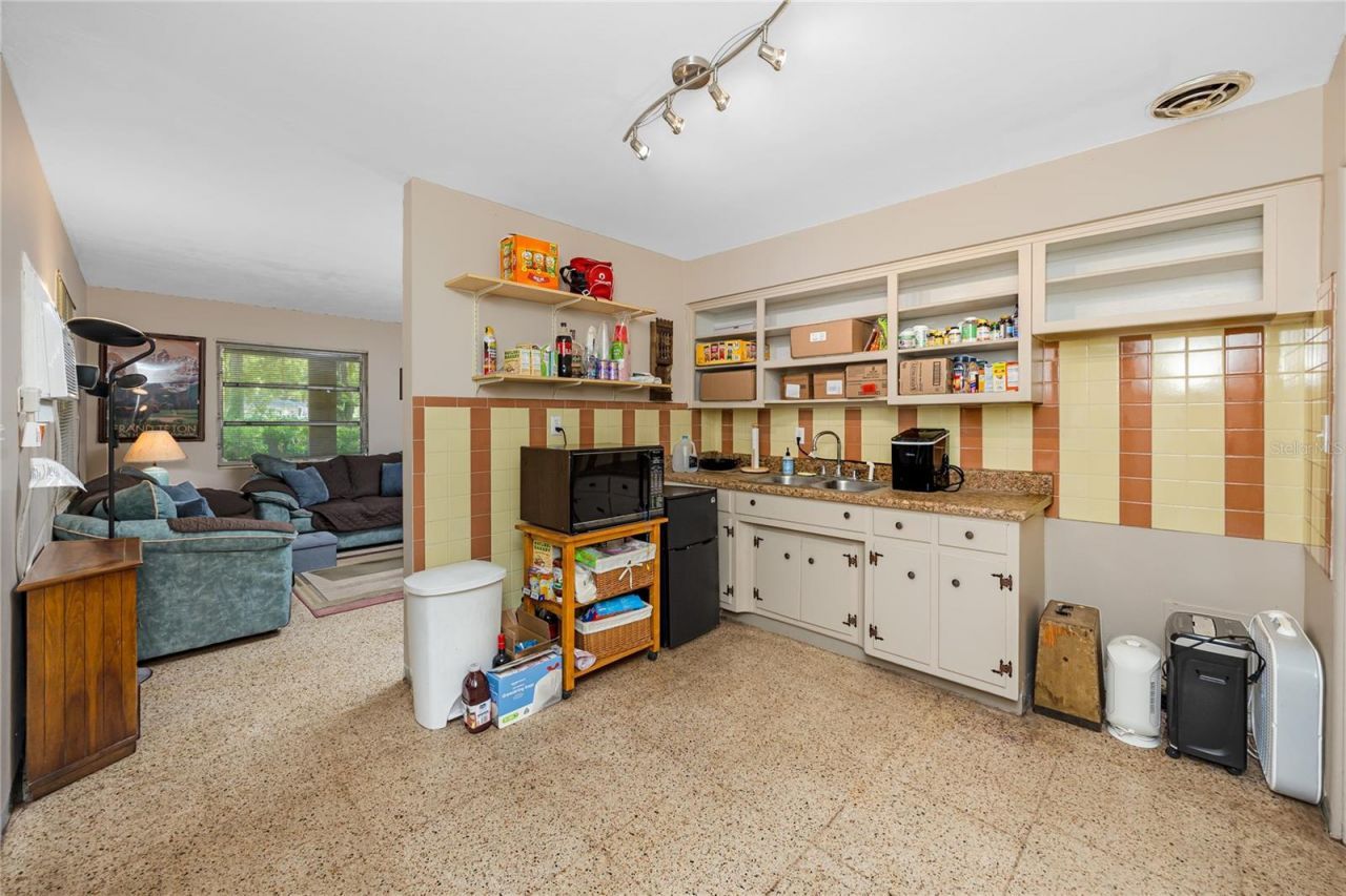 8161 22nd Avenue N, Saint Petersburg, FL 33710 Photo