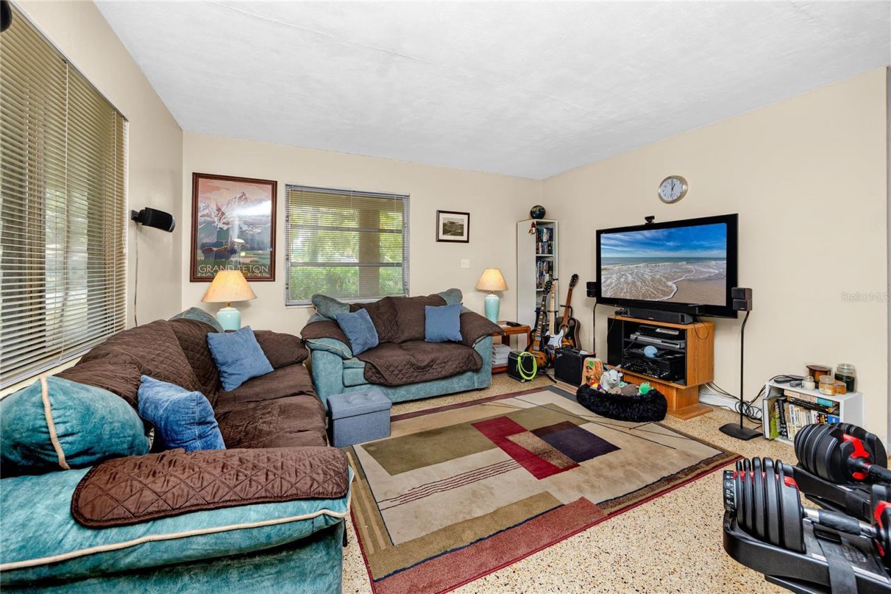 8161 22nd Avenue N, Saint Petersburg, FL 33710 Photo