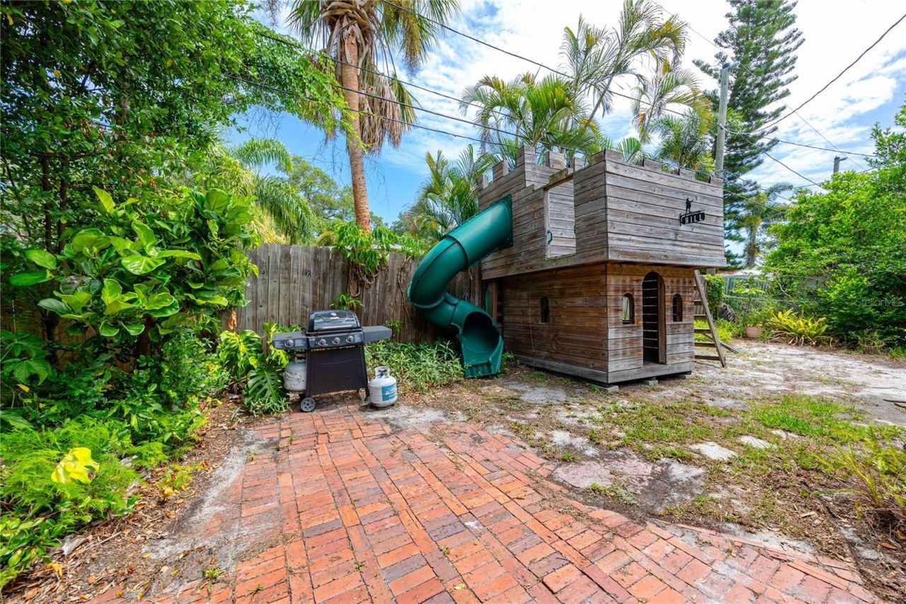 8161 22nd Avenue N, Saint Petersburg, FL 33710 Photo