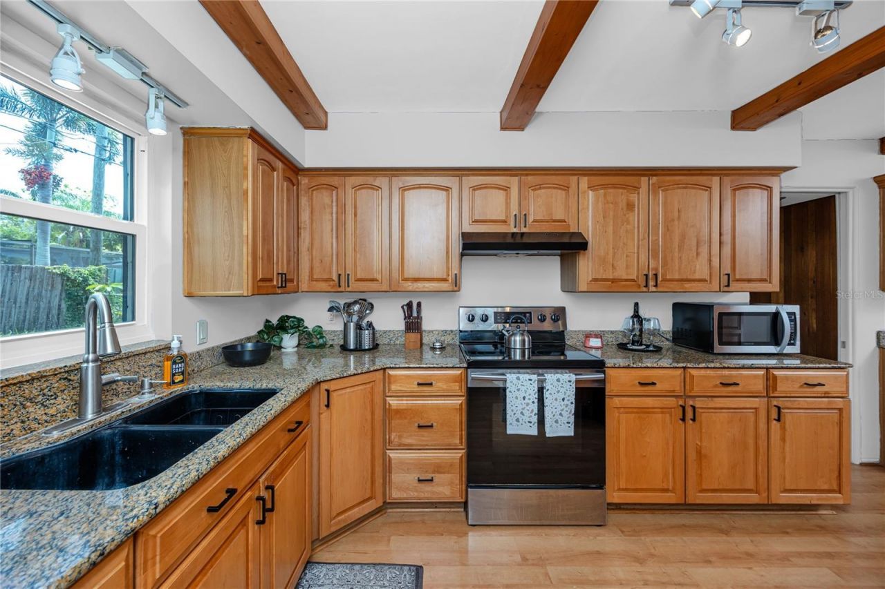 8161 22nd Avenue N, Saint Petersburg, FL 33710 Photo