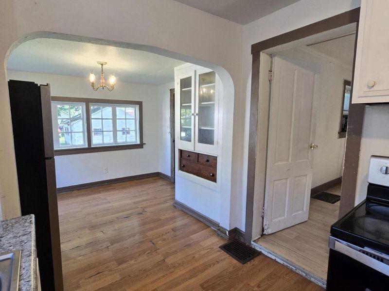 1908 W Washington Street, Springfield, OH 45506 Photo 8